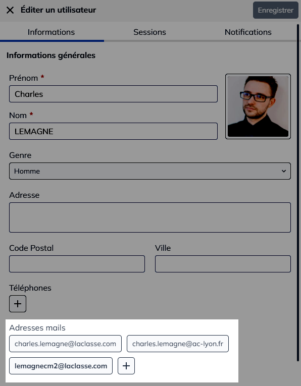 Fiche utilisateur avec focus sur les adresses mail