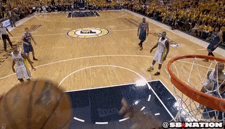 Image animée montrant un tir de basketball bloqué